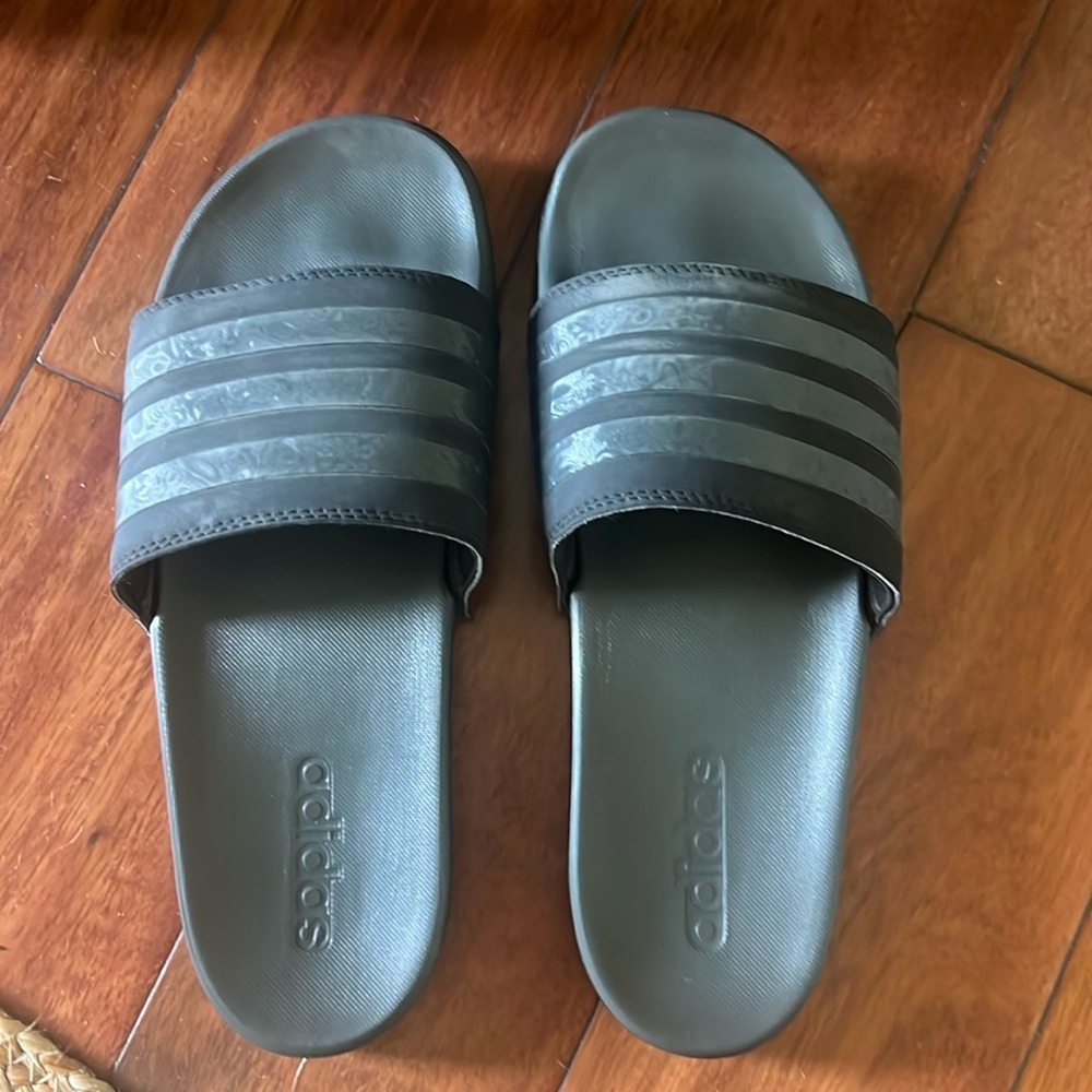 adidas Adilette Platform Slides Metallic Gray Size 10